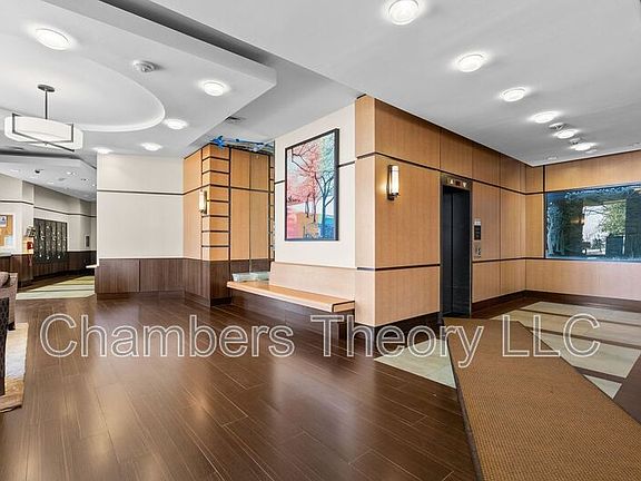 5th image of 309 Yoakum Pkwy APT 408
