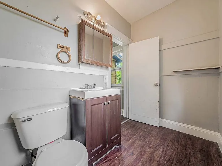 3484 W 58th St — Photo 42
