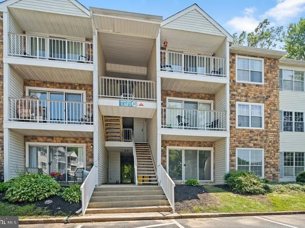55 Willow Ct, Hamilton, NJ 08619