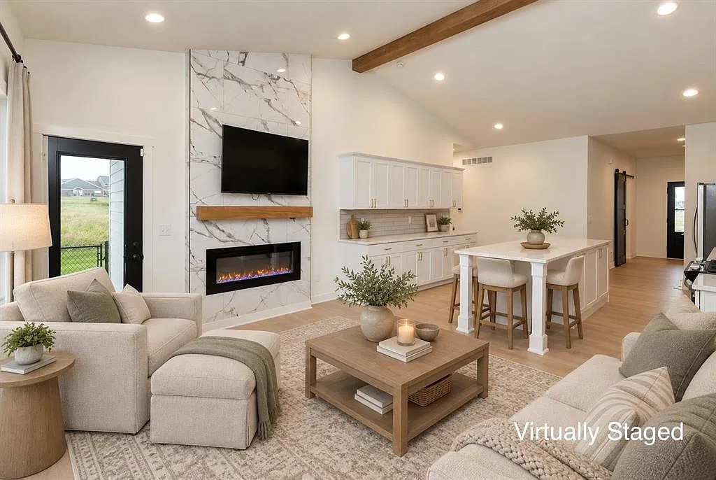 4 bed, 3.0 bath, 1208 sqft, $2,500 — Photo 3