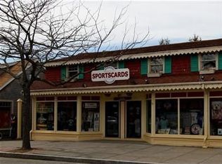 612 Main St, Hyannis, MA 02601