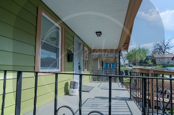 3rd image of 2817 Monroe Ave