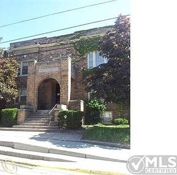 321 6th Street outside small.jpg
