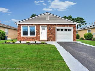3 Burgess Ct, Toms River, NJ 08757
