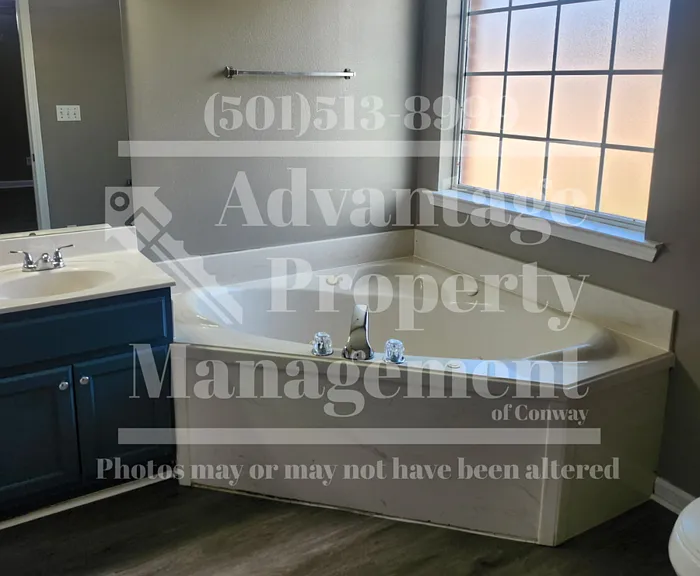 2740 York Ln — Photo 15