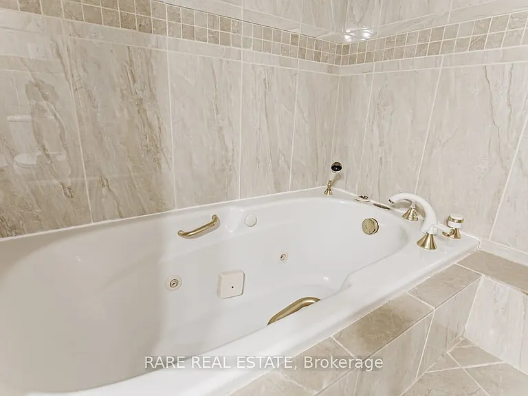 22 Bamford Cres — Photo 17