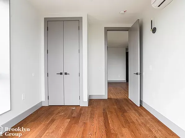 1896 De Kalb Avenue image 8 of 14