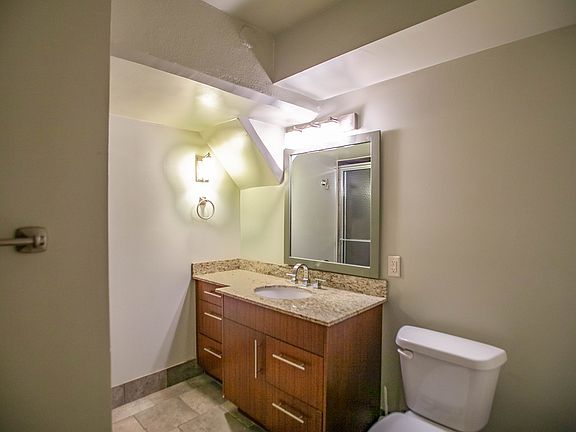 4th image of 509 W Spring St Suite 130
