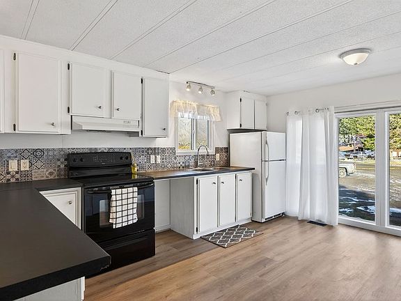 2nd image of 1175 Rose Hill Rd #101