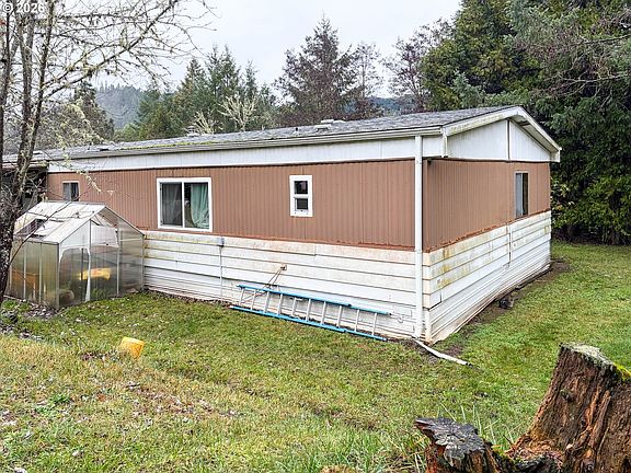 2nd image of 225 Doraleen Ln