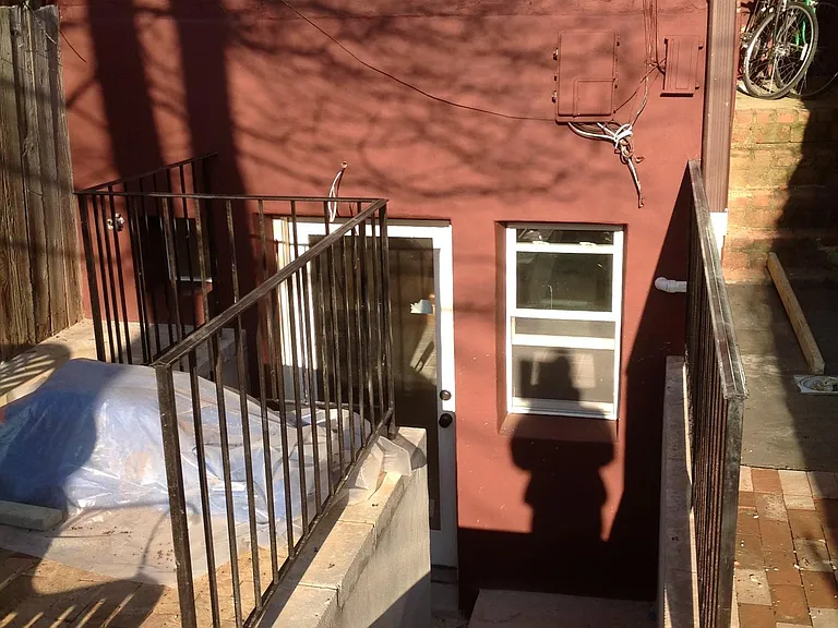 334 8th St NE — Photo 3