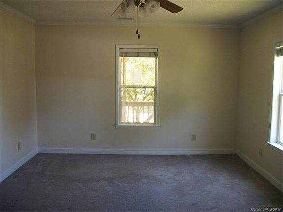 3rd image of 109 Cherry St #20