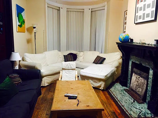 10 bed, 4.5 bath, 2830 sqft, $1,266 — Photo 3