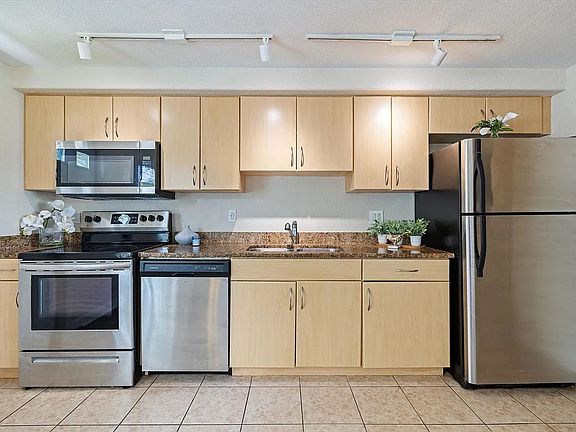 5th image of 960 Highland St APT B8