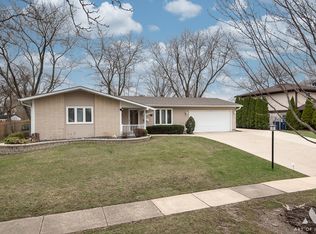 911 Bradford Ln, Schaumburg, IL