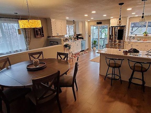 Dining/Kitchen