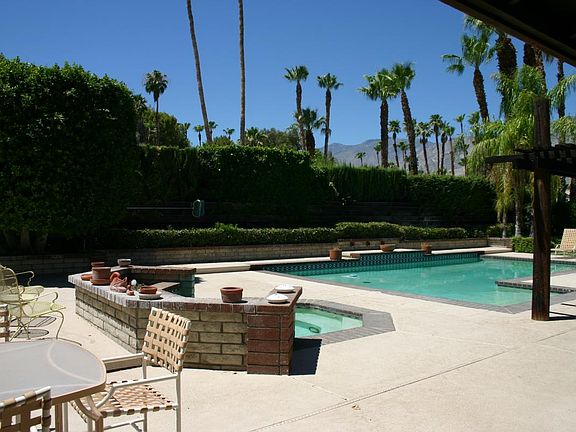 Pool/Jacuzzi