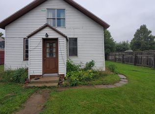 106 Elm St, Henry, SD 57243