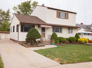 3512 Stanfield Dr, Parma, OH