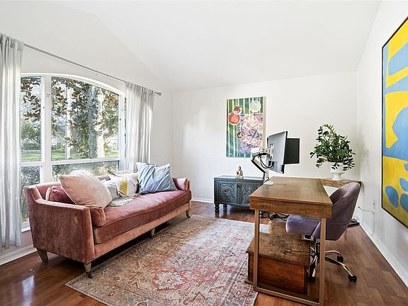 4th image of 4513 River Close Blvd