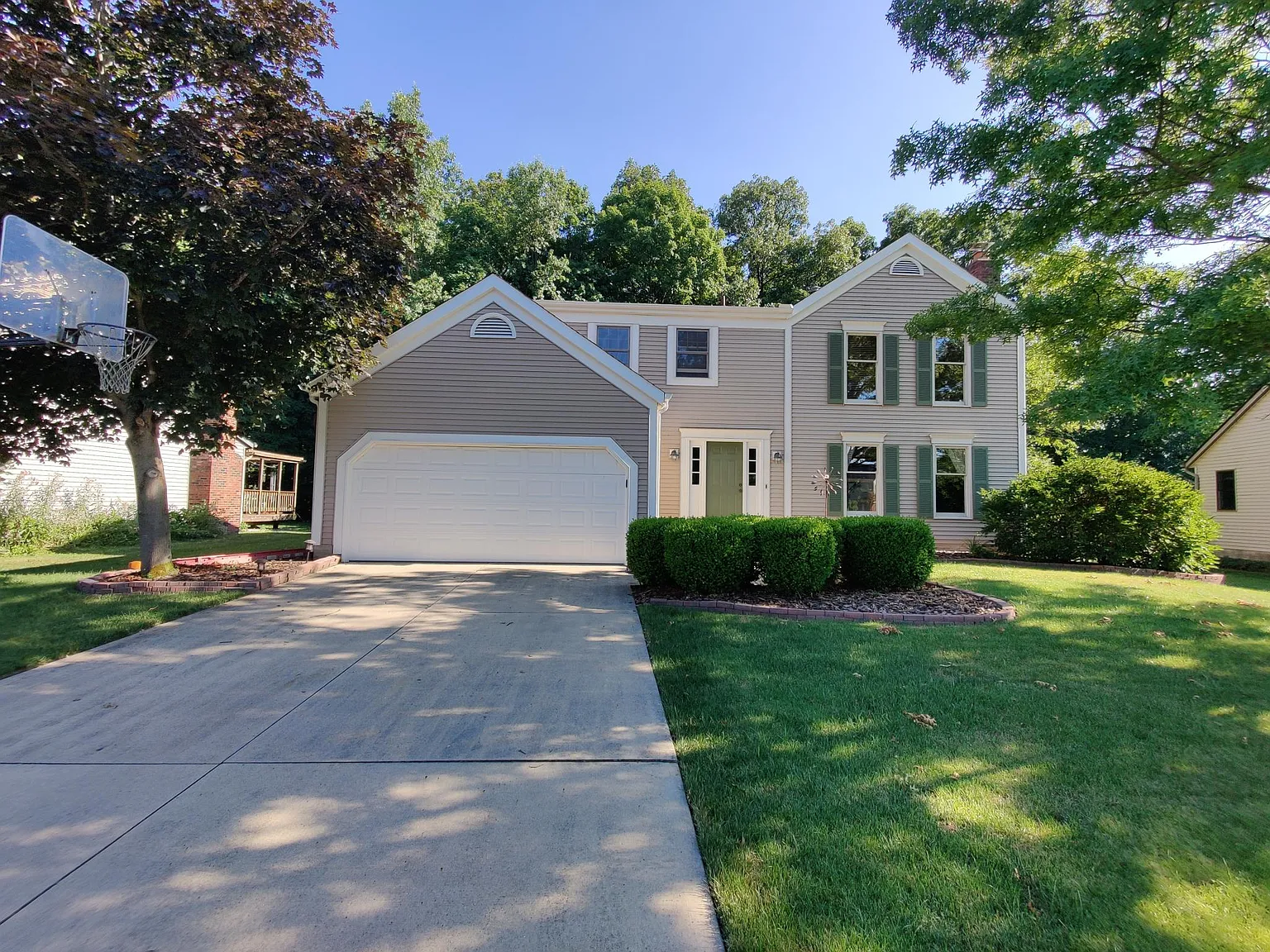 568 Glenside Ln photo 1