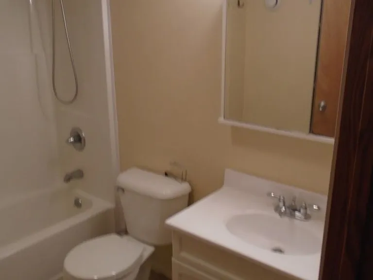 914 W Ash St — Photo 11
