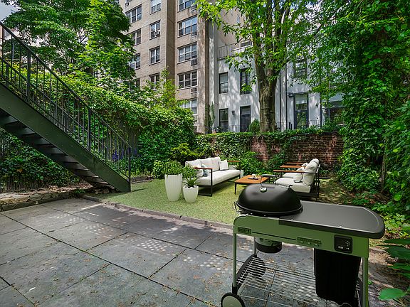 2nd image of 233 E 18th St #A