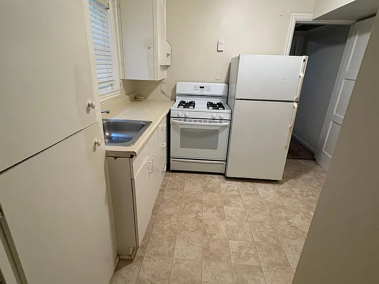 1712 F St #4 — Photo 7