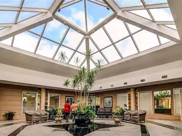 5 Concorde Pl, Toronto, ON