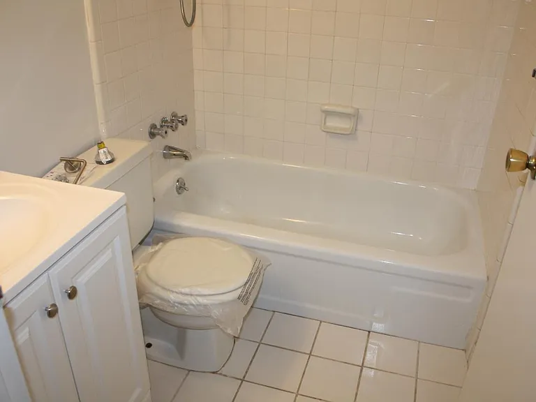 2445 Madison Rd #7 — Photo 9