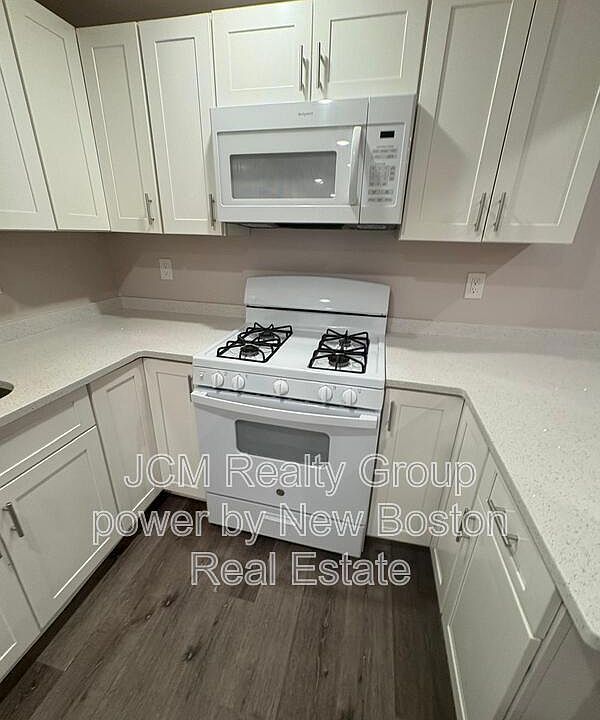 1st image of 32 Hartwell St