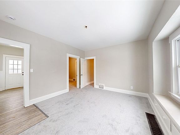 5th image of 4500 W 39th St