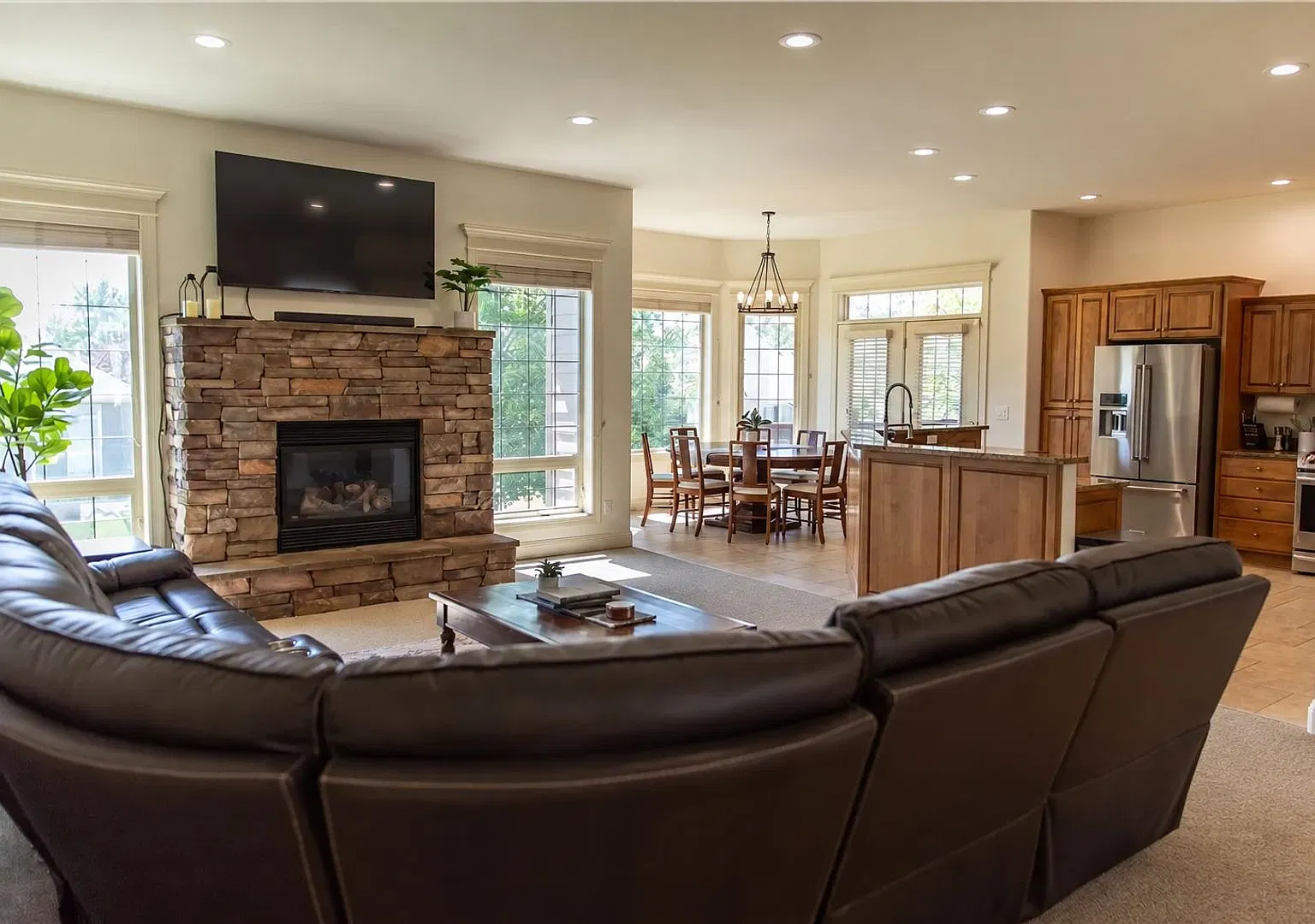 Gorgeous Ironwood Estates Home | 5 Beds, 3 Baths, Second Kitchen & 3-Car Garage | Available Now f... — Photo 1