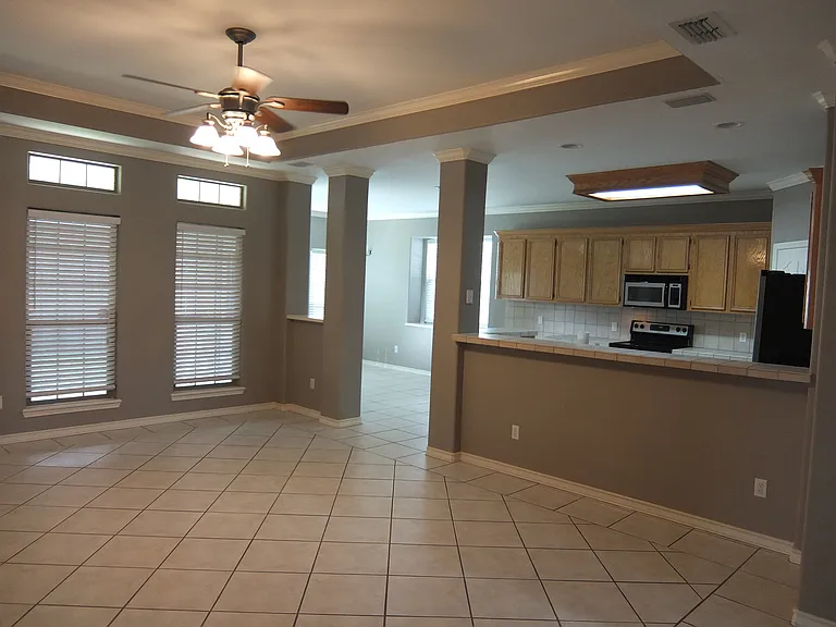 2505 Rose St — Photo 6