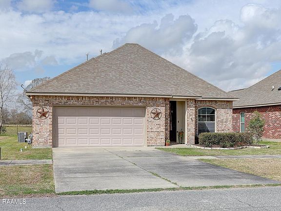 2nd image of 216 Wisteria Bend Cir