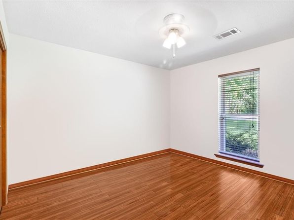 17 S Division Dr, Covington, LA 70433