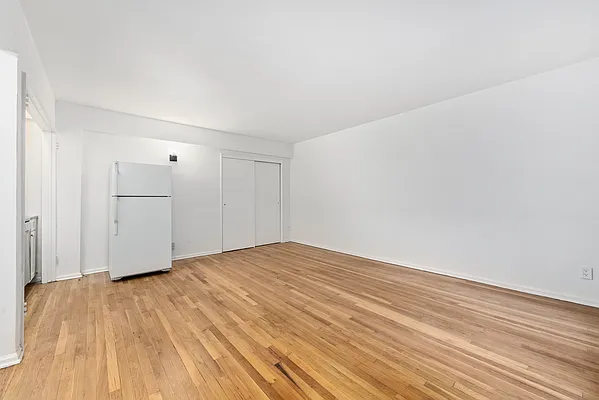 Rented by Douglas Elliman | media 7