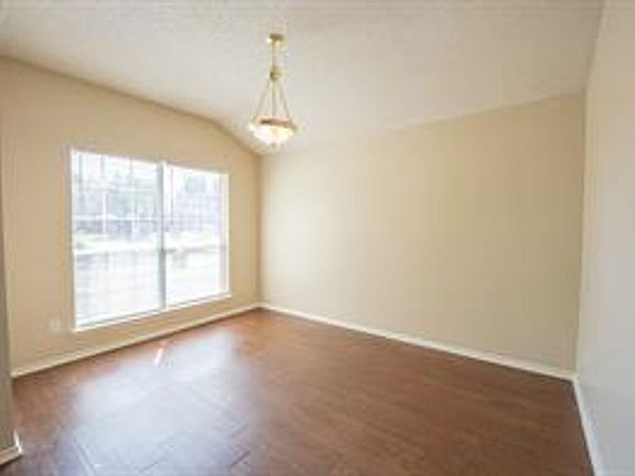 2nd image of 183 Rolling Ct