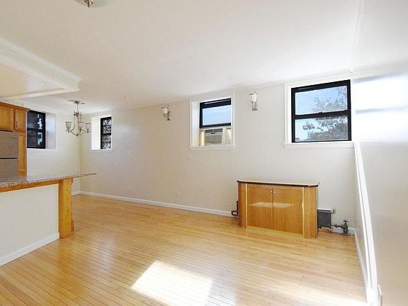 3rd image of 555 Washington Ave APT 3N