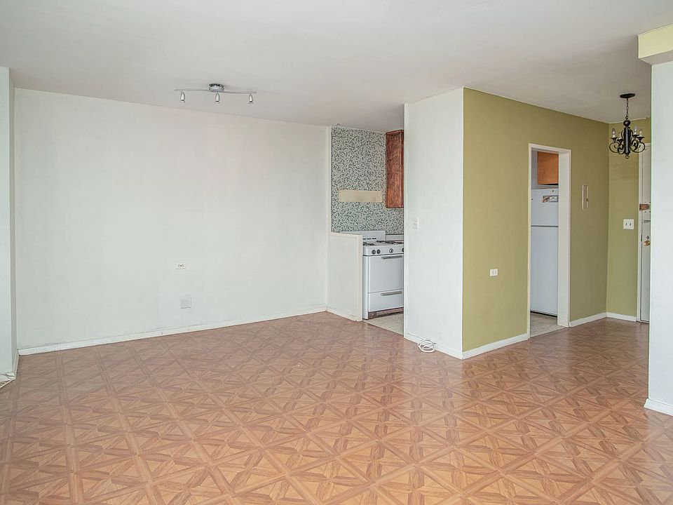 1st image of 2930 W 5th St APT 14A