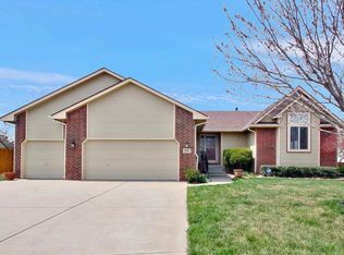 2521 N Brandon Cir, Wichita, KS 67226