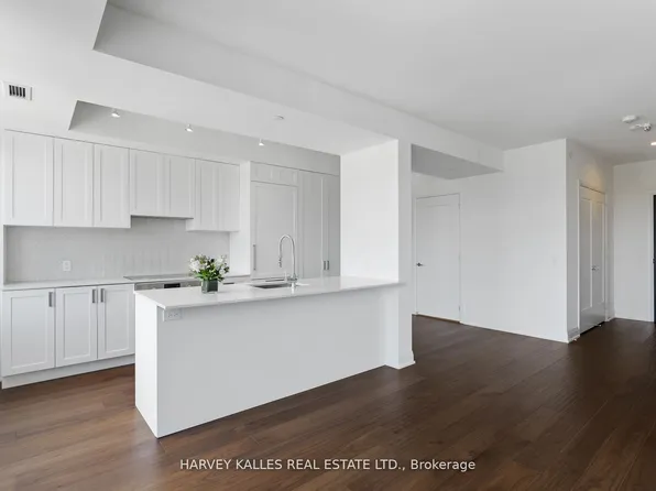 293 The Kingsway #519, Toronto, ON M9A 3V1