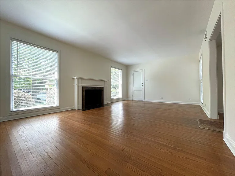 2102 Milford St #1 — Photo 3