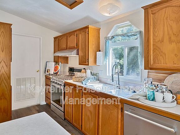 3rd image of 2541 Deer Brush Ln
