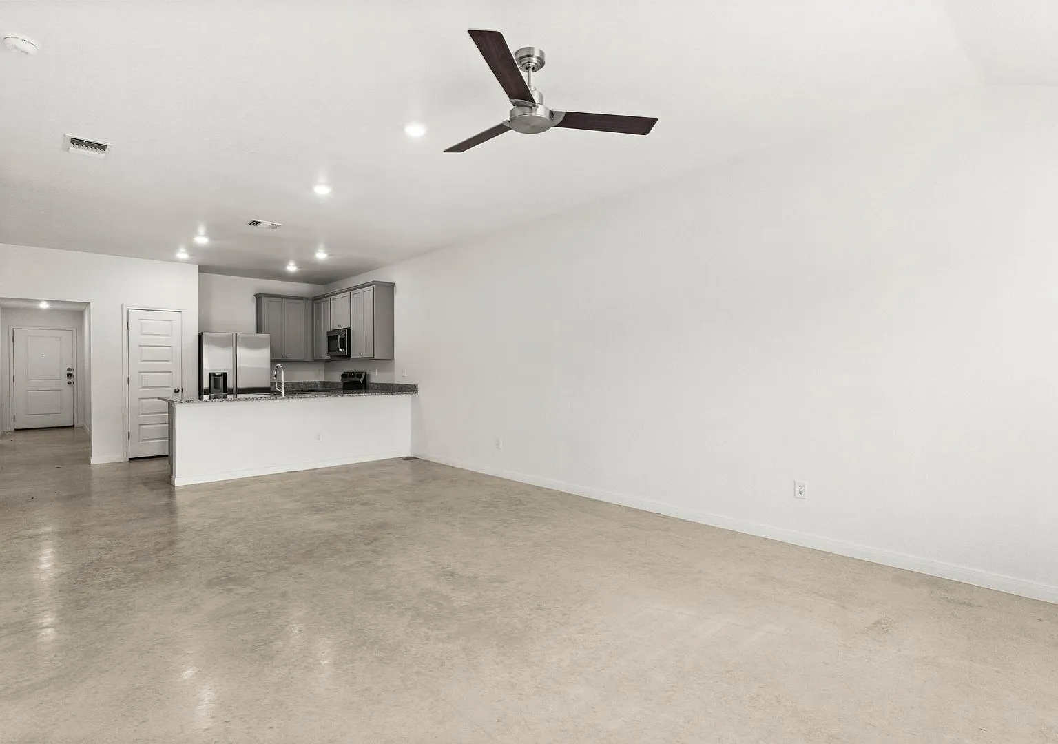 911 Cherry Laurel Ln. — Photo 3