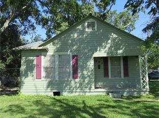 902 W Jackson St, El Campo, TX 77437