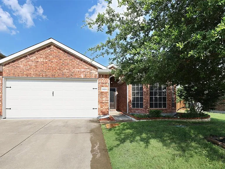 2404 Slalom Dr — Photo 1