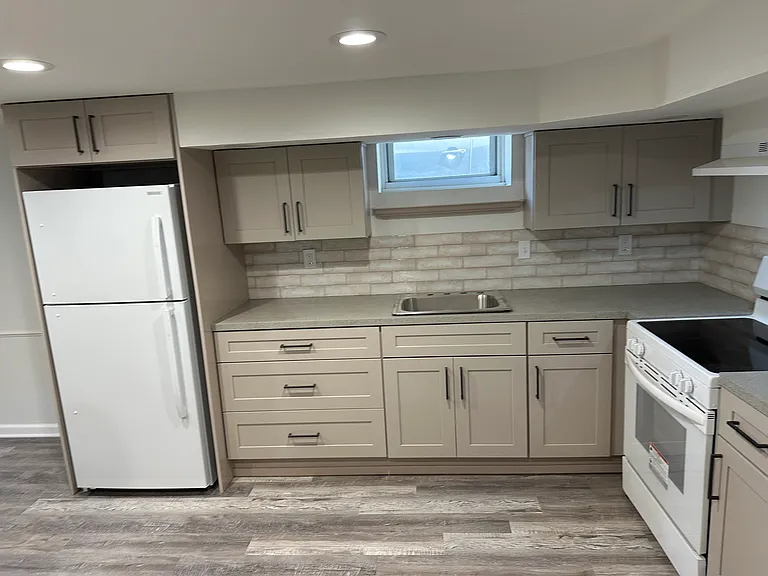 430 Downer St — Photo 1