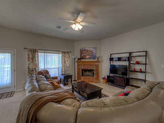 4th image of 124 Blanco Dr