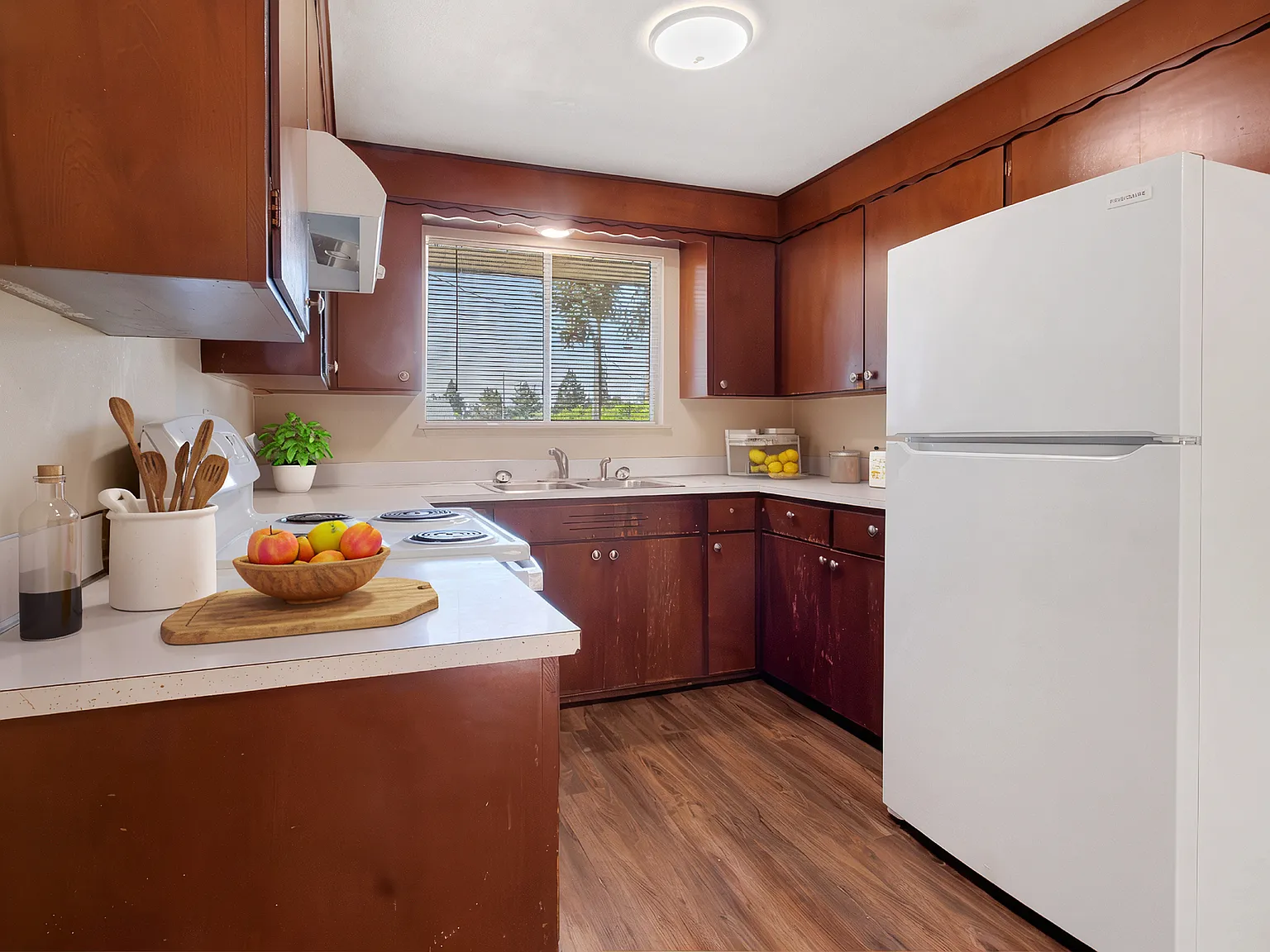 3 bed, 1059 sqft, $2,200 — Photo 4
